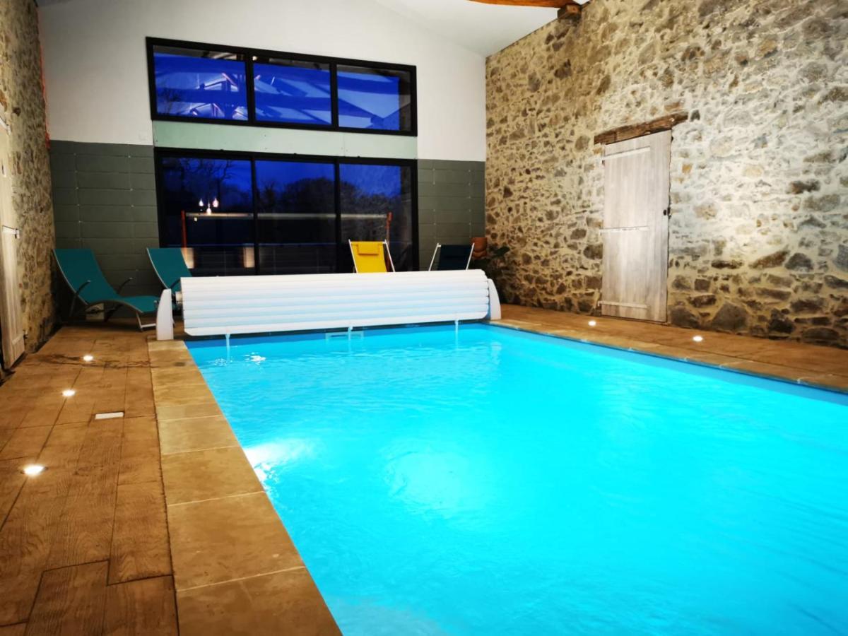 L'Escale Du Bocage Piscine Couverte Chauffee La Flocelliere Exterior photo